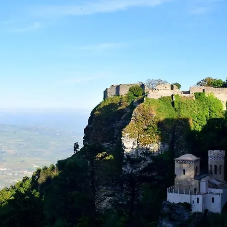 Spacious In + Ac Apartment Trapani