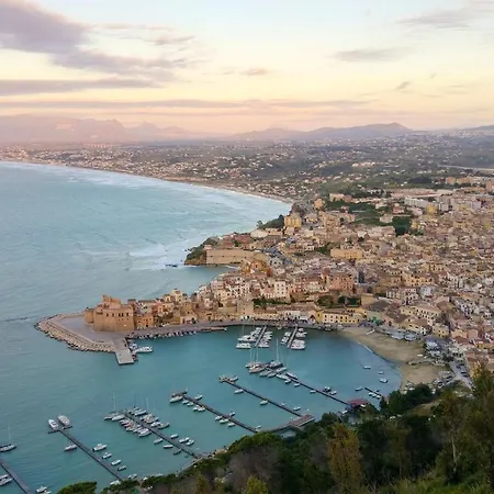 Spacious In + Ac Apartment Trapani